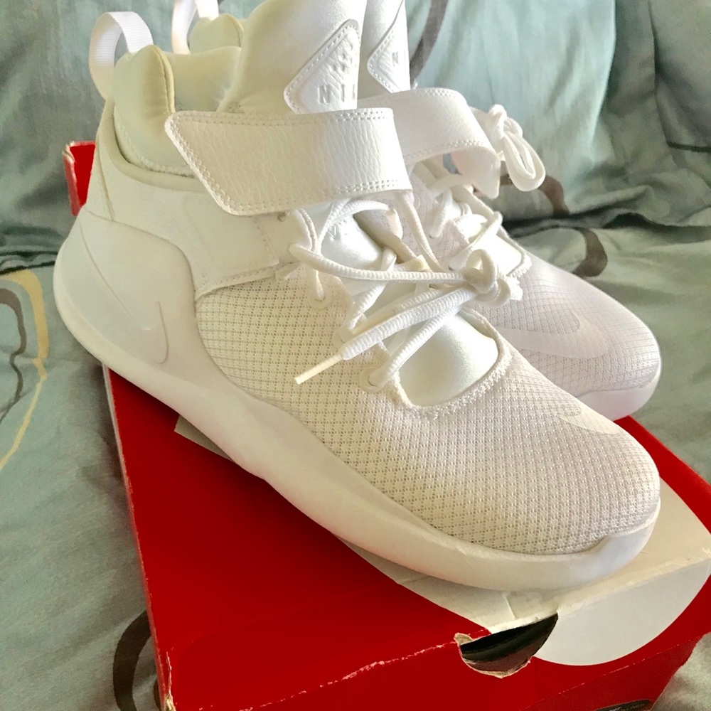 Nike Kwazi Triple White